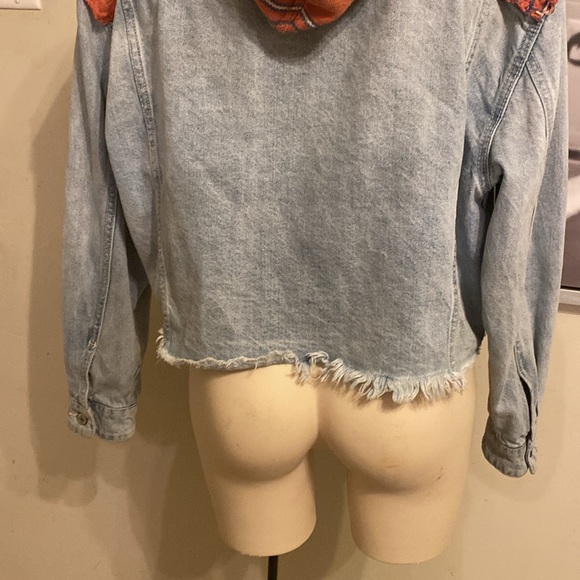 Free Prople Baja  crop denim hooded  jeans jacket size S - Picture 9 of 13